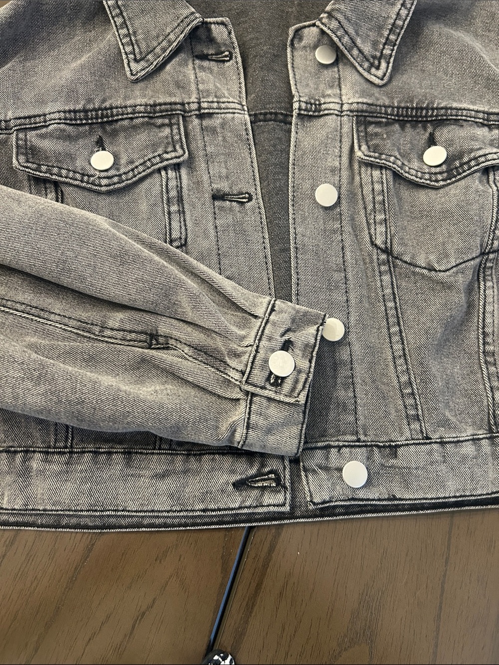 Cropped Denim Jacket - Picture 3 of 5
